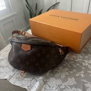 Authentic preloved Louis Vuitton Bumbag. 🤎